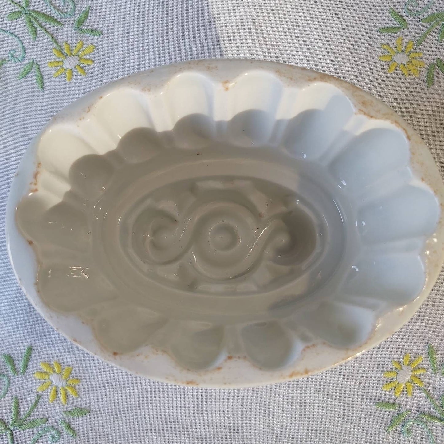 An Antique Stoneware Jelly Mould