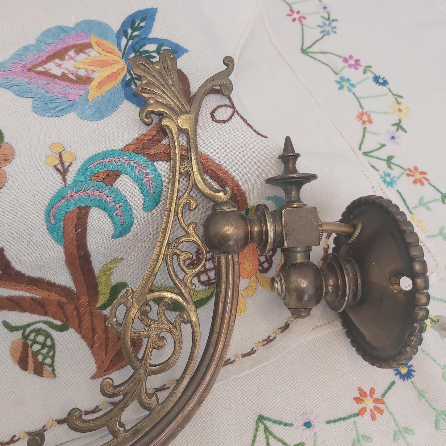 An Antique Victorian Brass Wall Light
