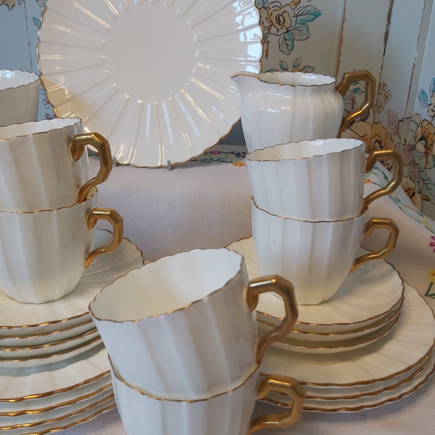 A Victorian Serving Plate by Collingwood
