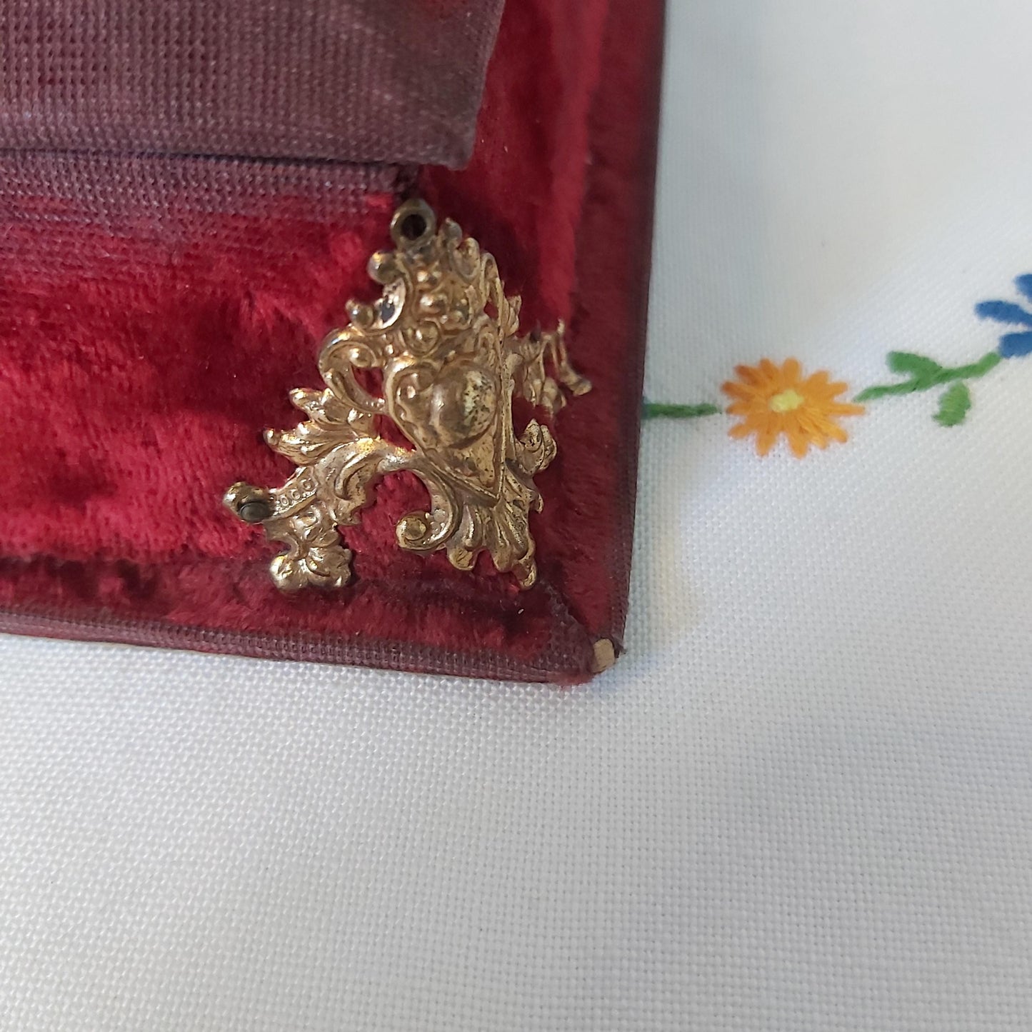 Victorian Red Velvet Jewellery Box with Image of Old Inverlochy Castle on the Lid.
