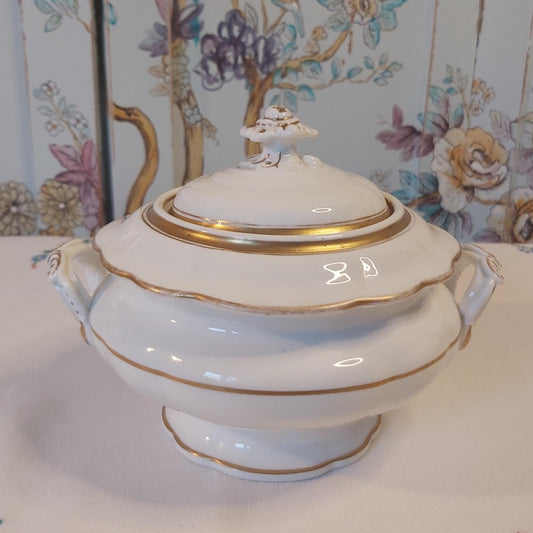 A Small Antique Porcelain Tureen
