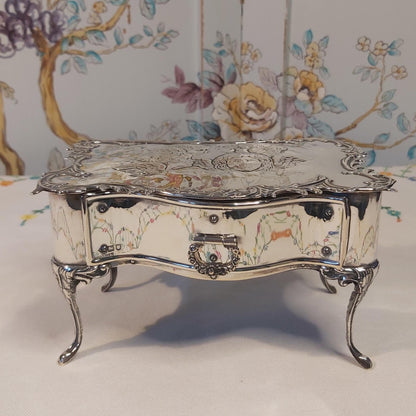 William Comyns Silver Dressing Table Jewellery Box with Reynolds Angels Design, Hallmarked London 1901